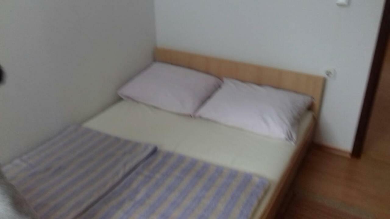 Apartmani Misak Vrsi Ngoại thất bức ảnh