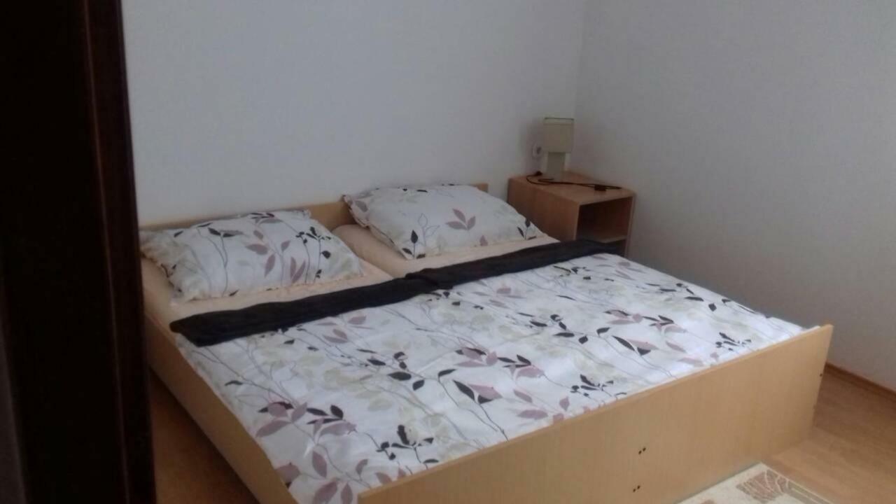 Apartmani Misak Vrsi Ngoại thất bức ảnh
